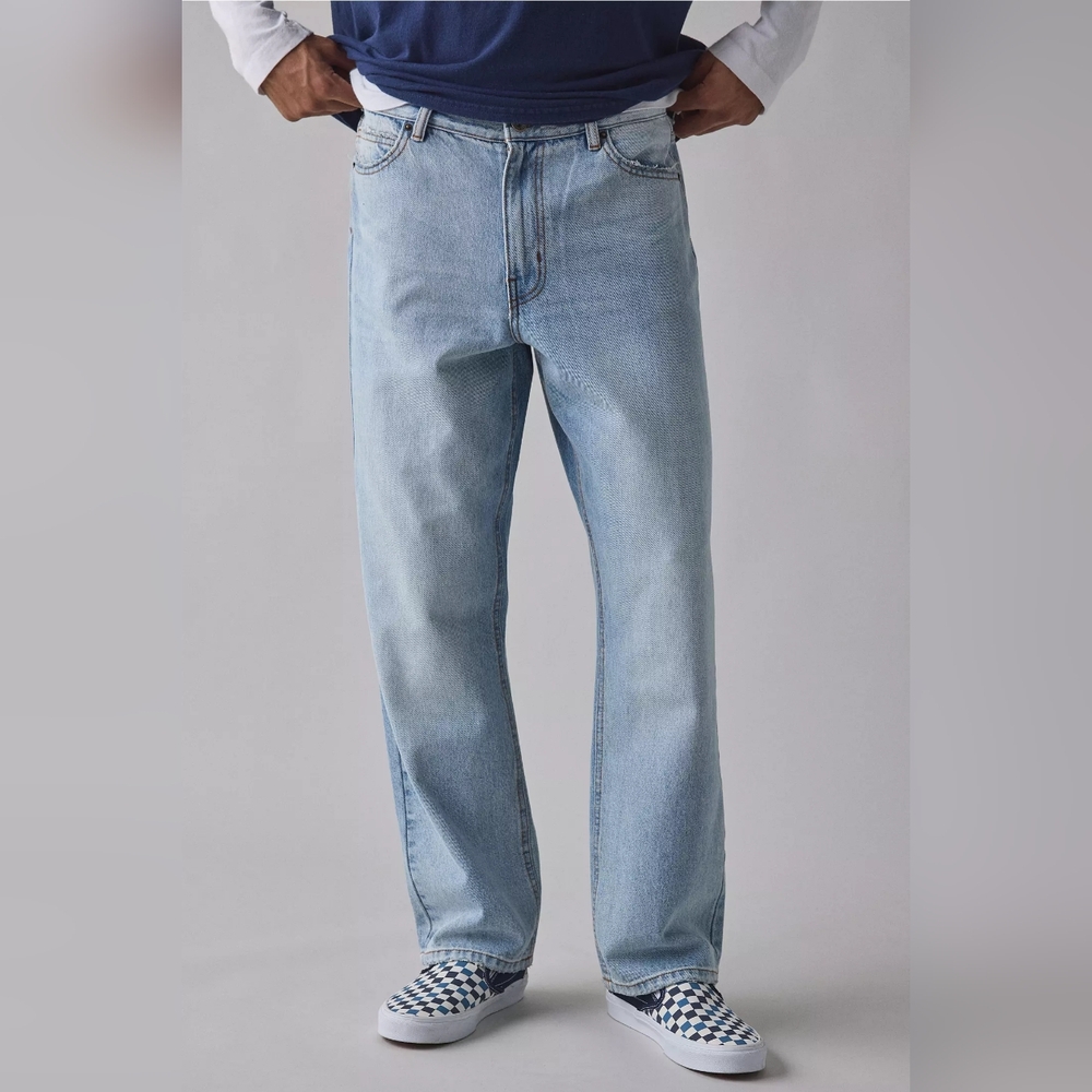 Urban Outfitters Men's Relaxed Straight Light Blue Jeans